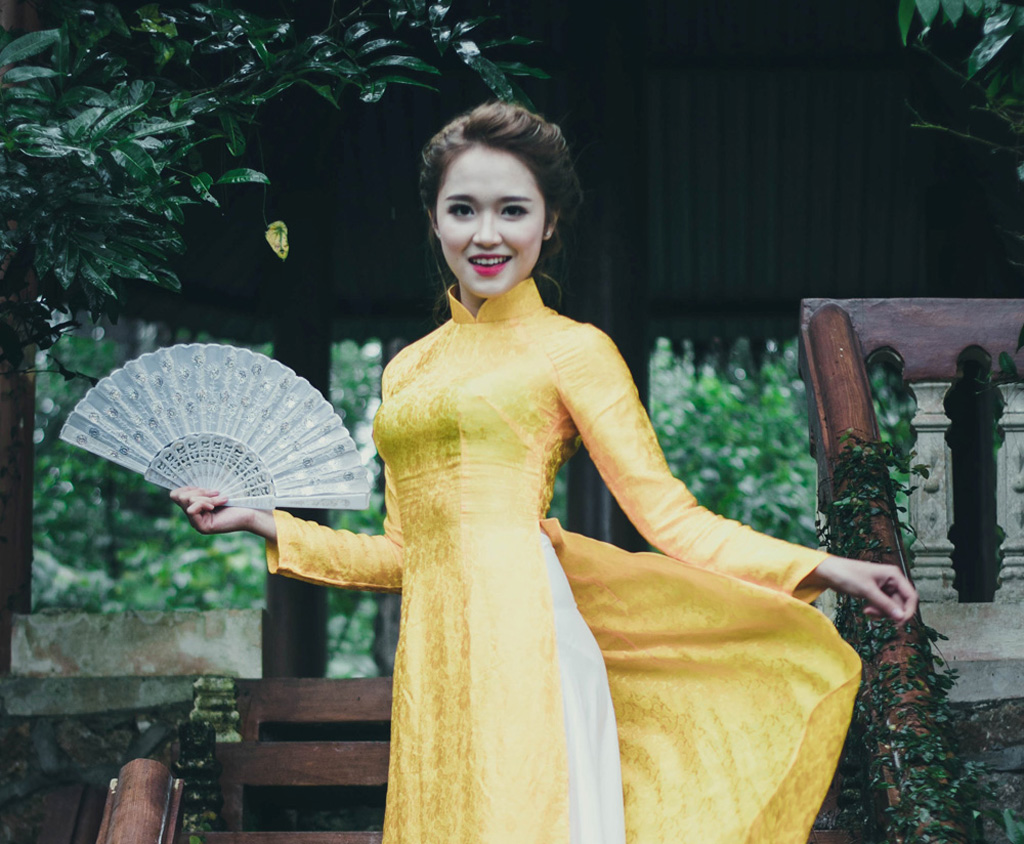 10 nữ sinh đẹp nhất trường Báo khoe sắc trong trang phục áo dài 1
