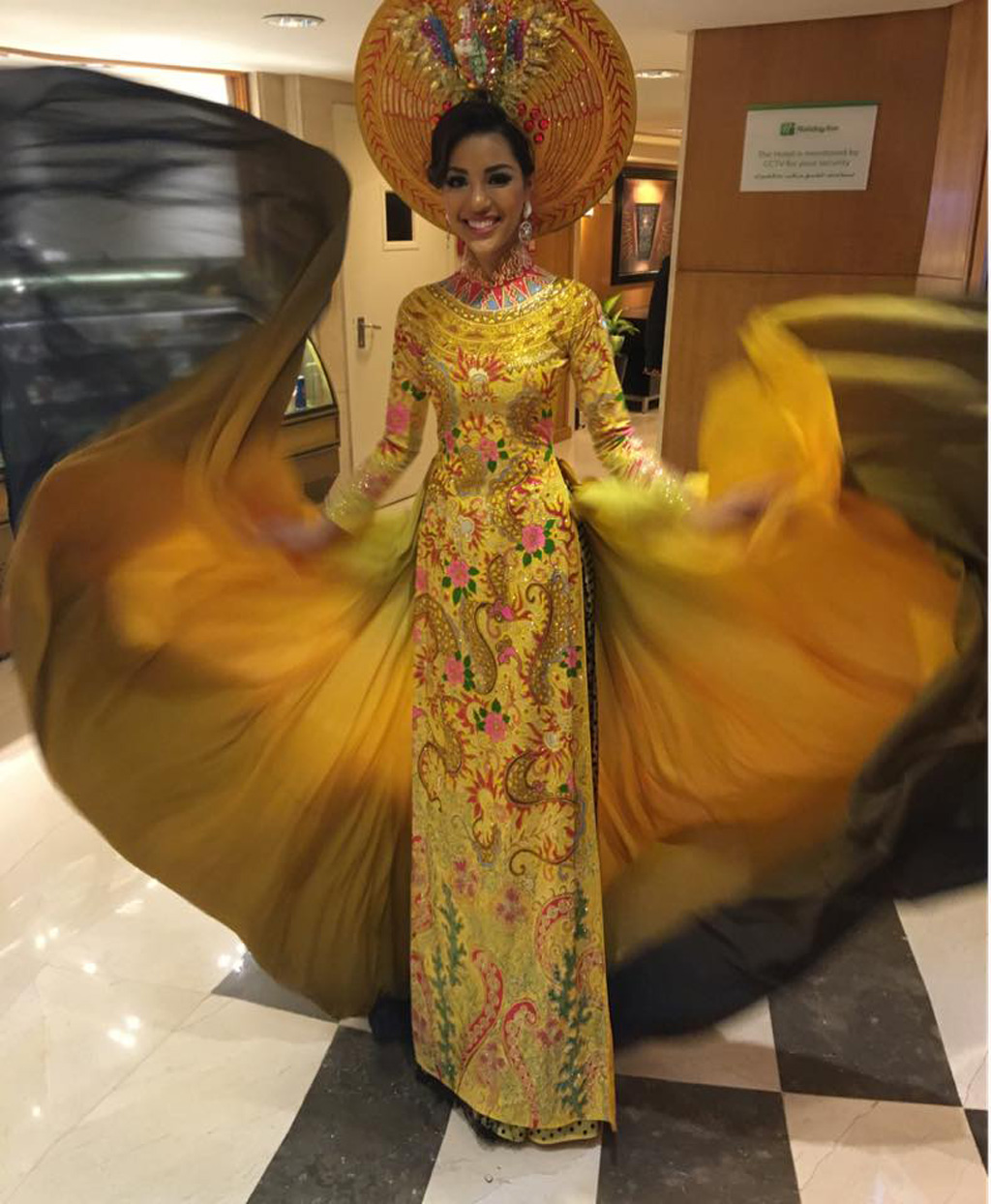 Đại diện Việt Nam gây ấn tượng tại họp báo Miss Eco Universe 2016 1
