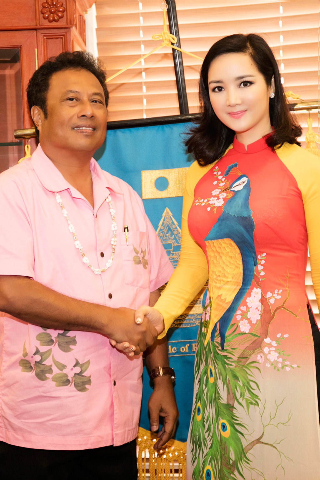 Tổng thống Cộng hòa Palau mời Giáng My làm đại sứ