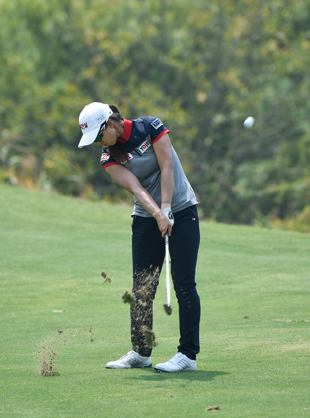 Những bóng hồng trên sân golf 5