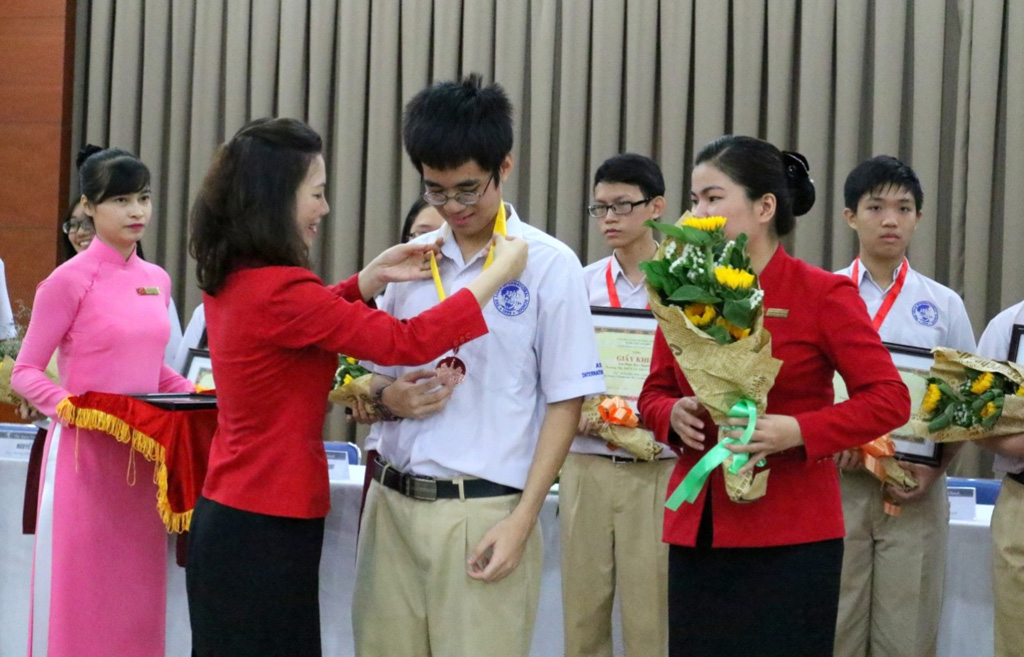 Học sinh Quốc tế Á Châu đạt thành tích cao trong kỳ thi Olympic 2