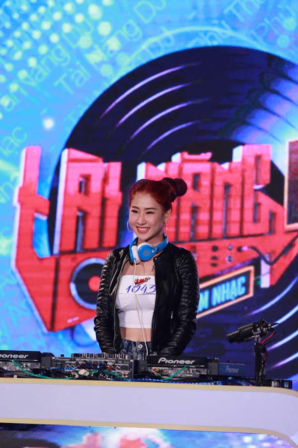Hương Giang Idol gợi cảm làm giám khảo tìm kiếm tài năng DJ 8
