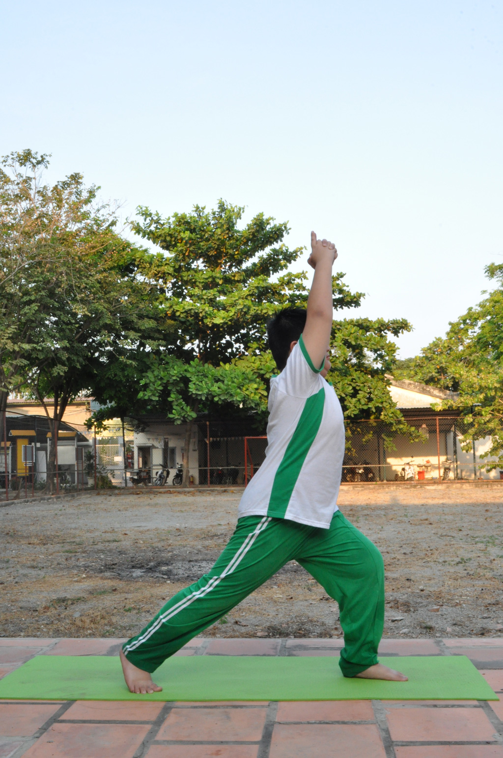 Yoga cho trẻ béo phì 2