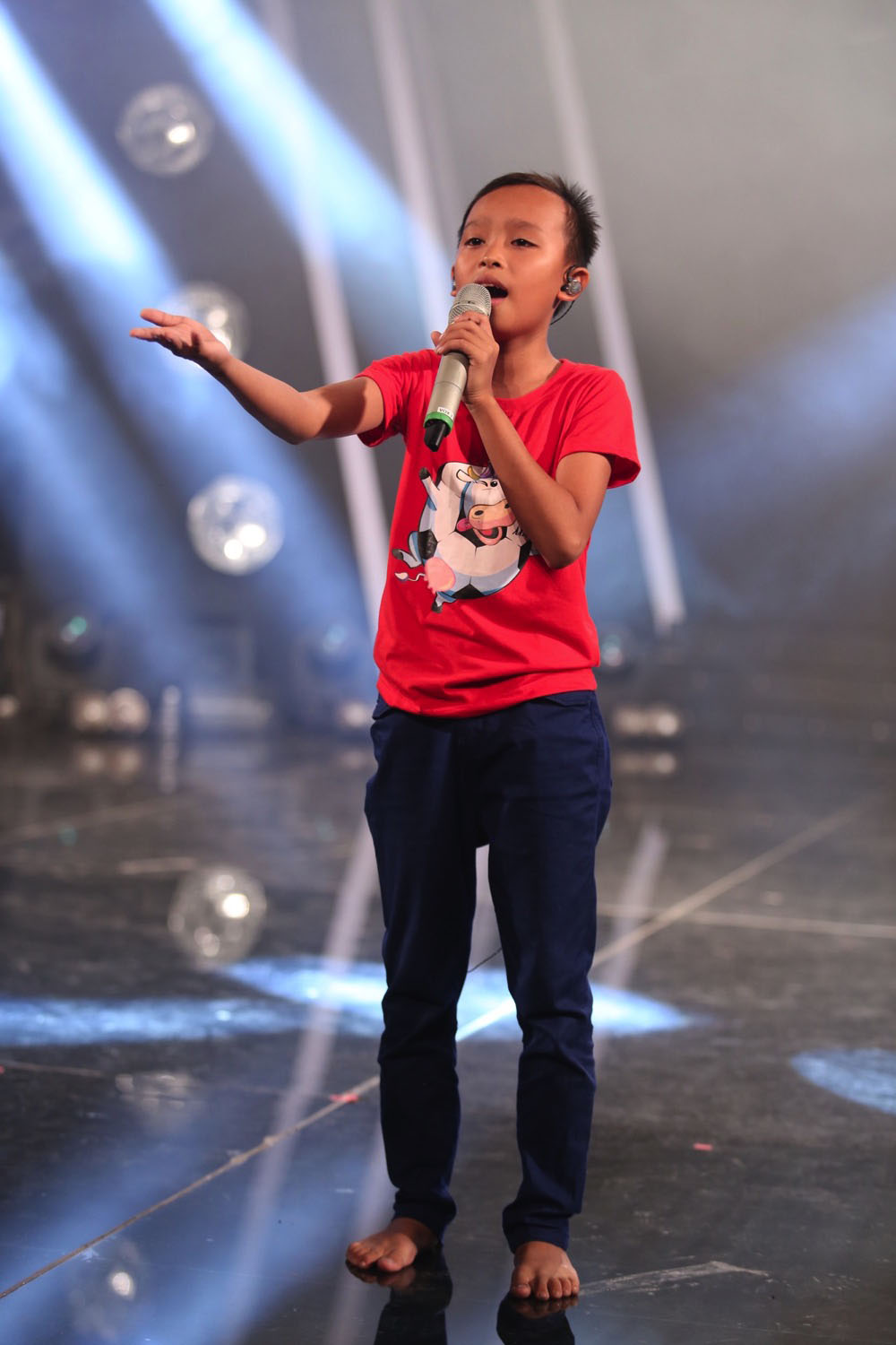 Vietnam Idol Kids: ‘Cậu bé hát đám cưới’ Hồ Văn Cường đi chân đất hát ‘Về miền Tây’ 3