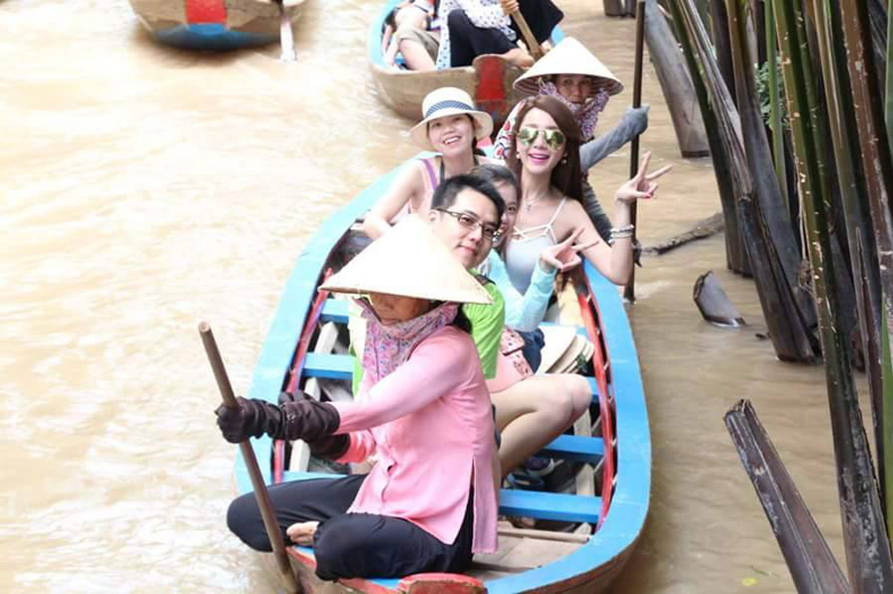 Helen Thanh Đào hào hứng dẫn fan Đài Loan về du lịch miền sông nước Bến Tre 3