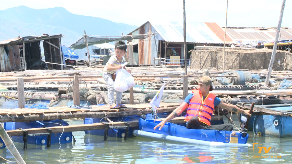 Bố ơi, mình đi đấu thế?: Hoang mang tột độ ‘tay lái lụa’ Phạm Anh Khoa 16