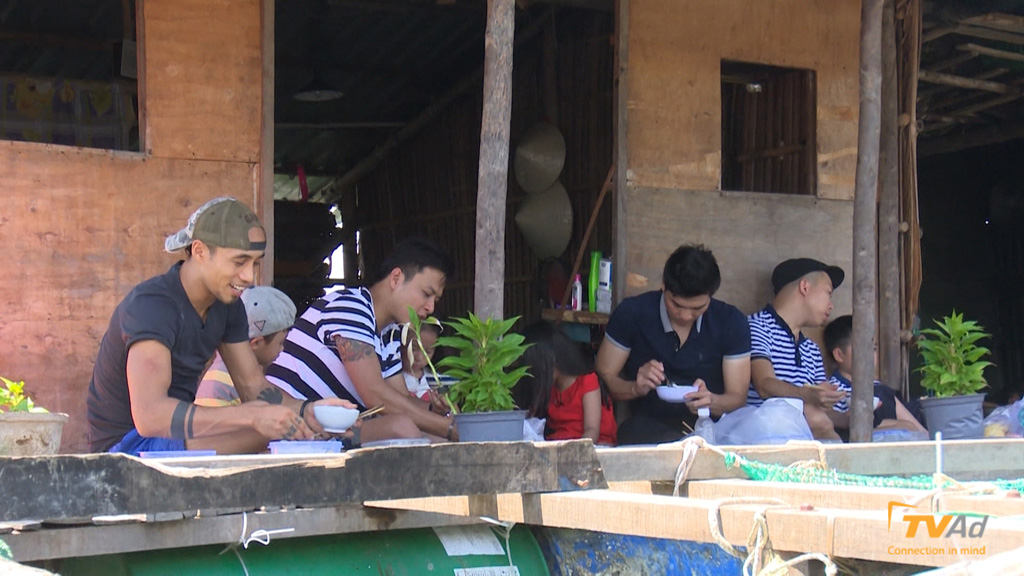 Bố ơi, mình đi đấu thế?: Hoang mang tột độ ‘tay lái lụa’ Phạm Anh Khoa 17