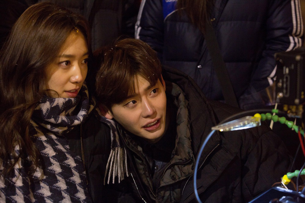 Phim về nghề báo của ‘cặp đôi vàng’ Lee Jong Suk - Park Shin Hye lên sóng tại Việt Nam 2