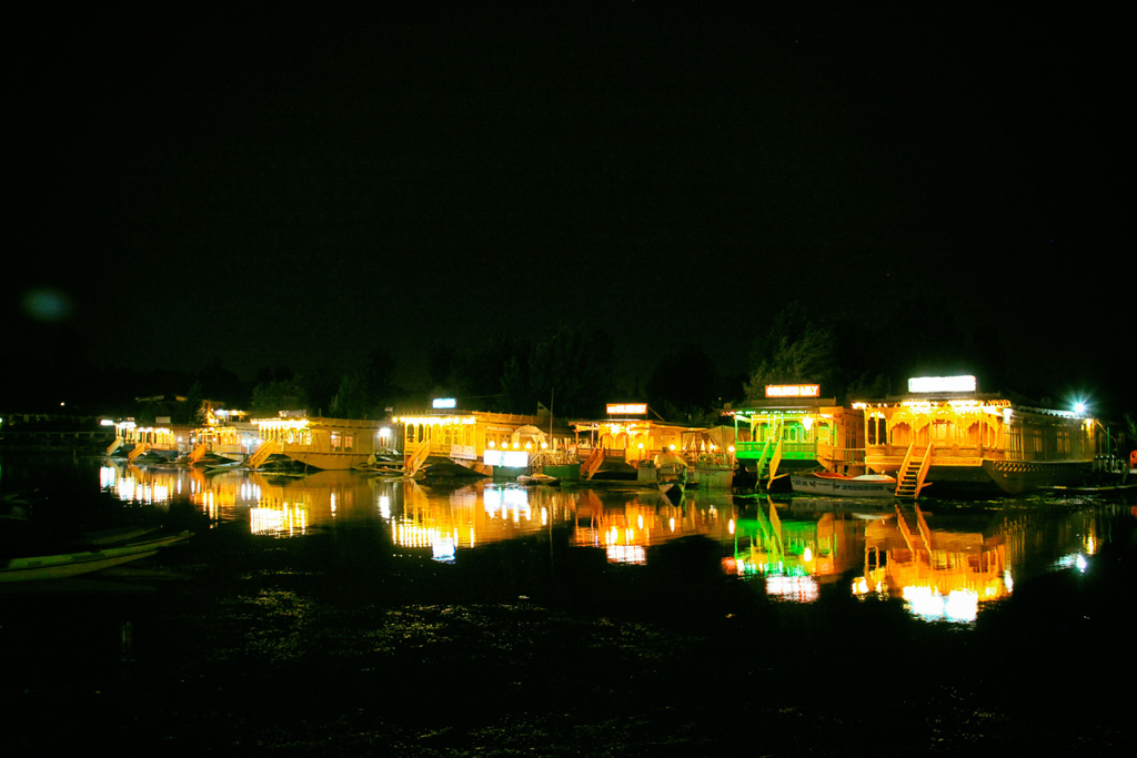 Ghé thăm vương quốc nhà thuyền ở Srinagar – Venice của phương Đông 14