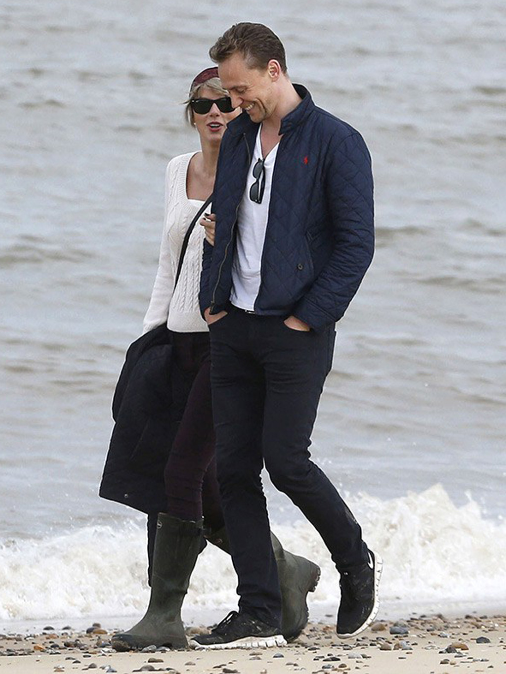 Taylor Swift và Tom Hiddleston lần đầu đăng ảnh tình cảm giữa tin đồn “diễn kịch” 2