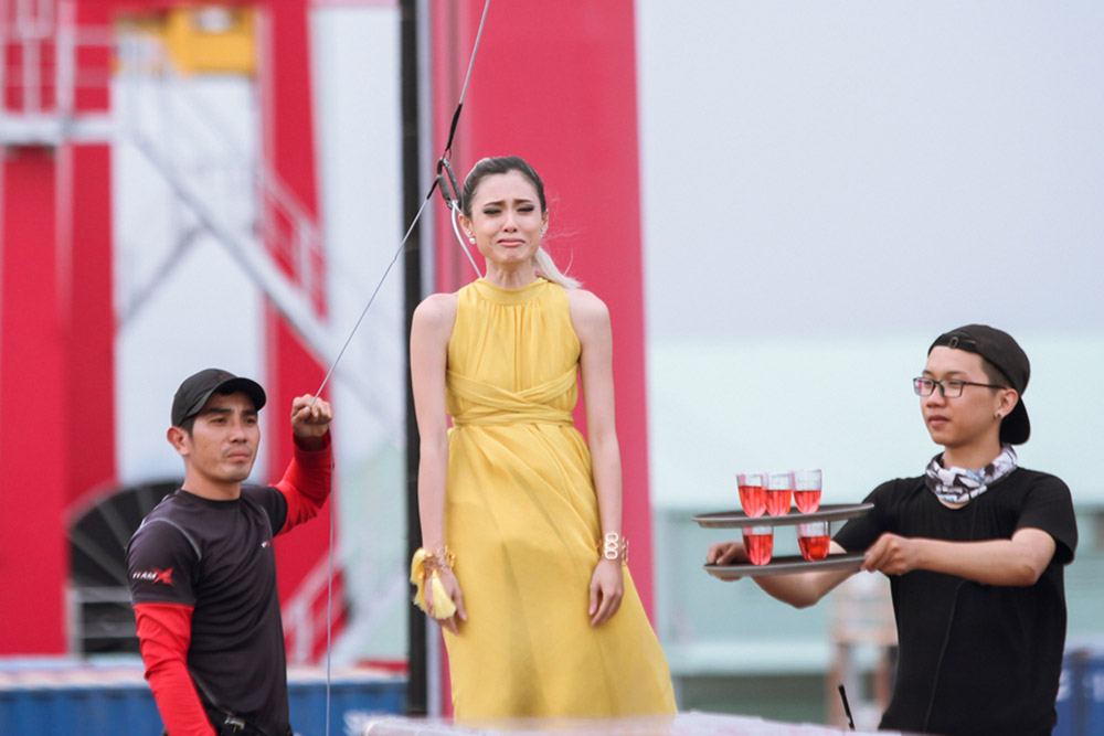 Thanh Hằng dọa loại hotgirl 1,54m ngay thử thách đầu tiên của Vietnam’s Next Top Model 2016