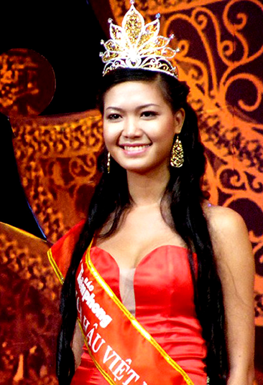 Vương miện Hoa hậu VN: Từ phố Hàng Đào đến dát kim cương tiền tỉ 12