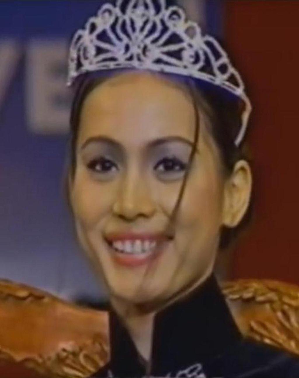 Vương miện Hoa hậu VN: Từ phố Hàng Đào đến dát kim cương tiền tỉ 6