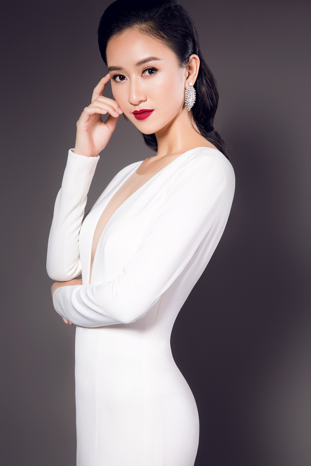 Á hậu Hà Thu ngồi ghế Giám đốc quốc gia của Hoa hậu Liên lục địa 1