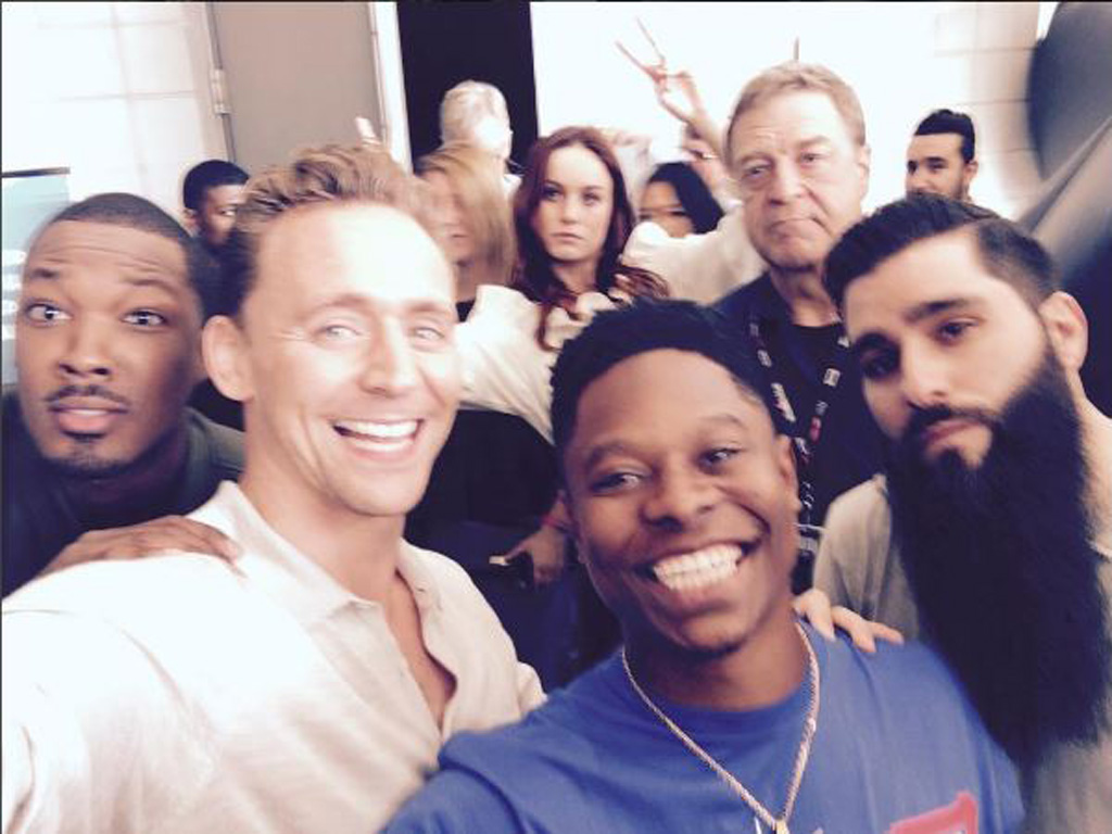 Sau lùm xùm của Taylor Swift, Tom Hiddleston một mình đến Comic-Con 2016 2