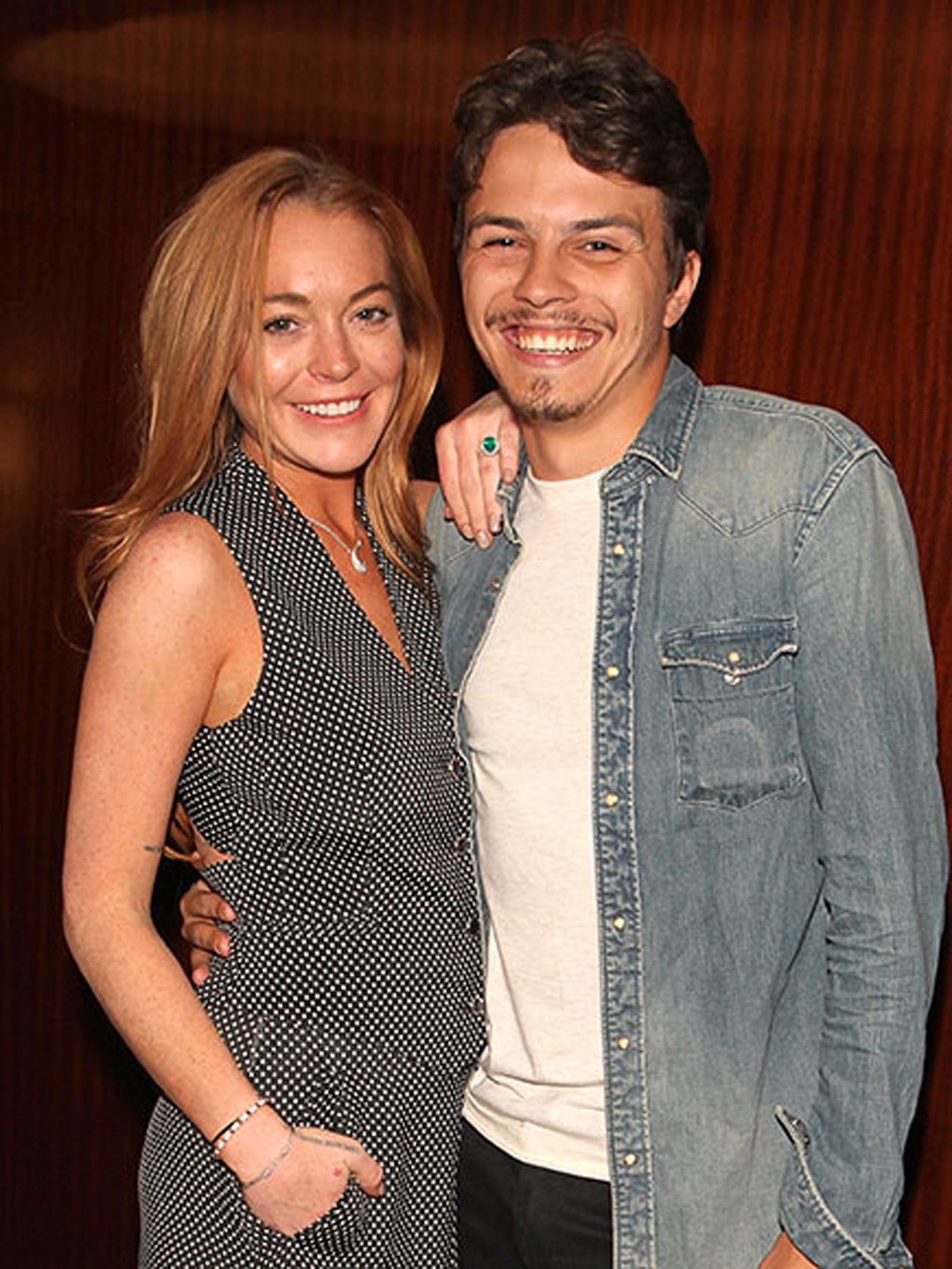 Sau khi chia tay hôn phu, Lindsay Lohan tiết lộ mình mang thai 1