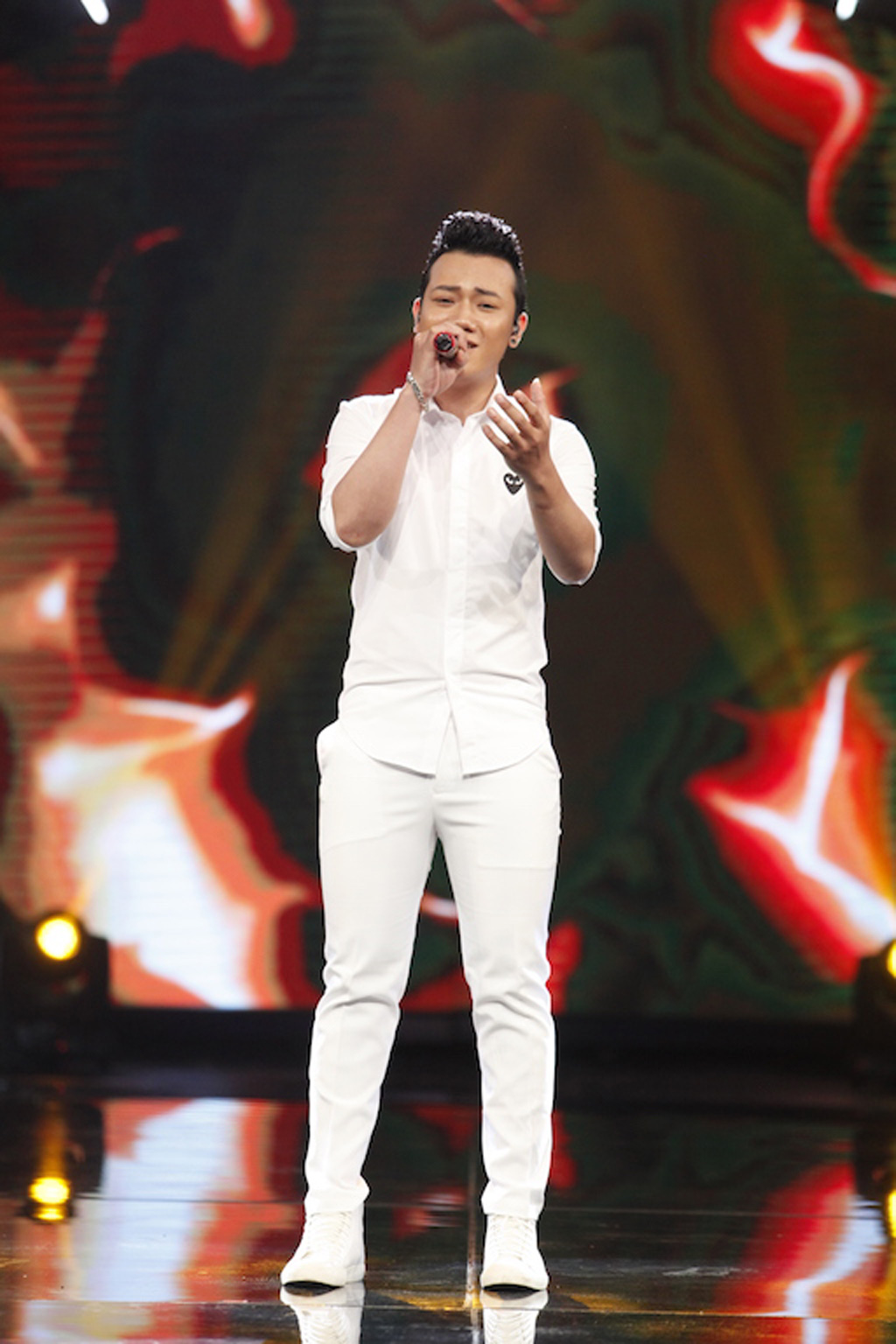 “Chàng trai bún bò” Bá Duy bất ngờ chia tay Vietnam Idol 