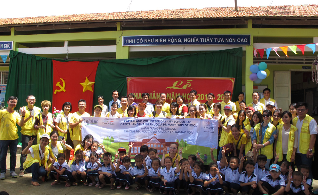 500 học sinh CapitaLand Hope Schools tại Việt Nam nhận cặp mới 3