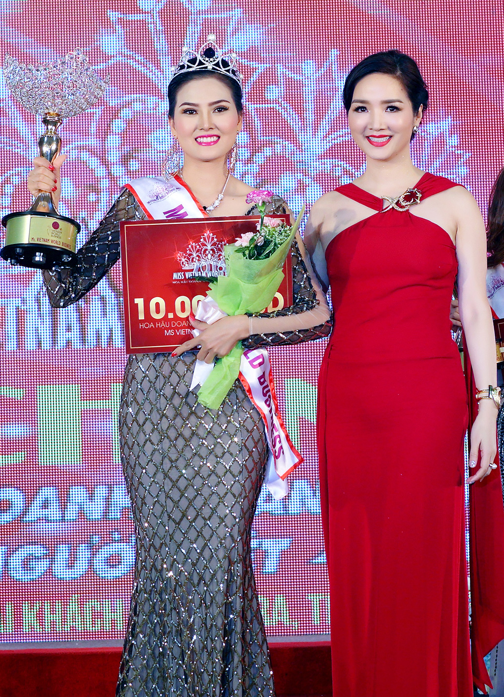 Thí sinh Solo cùng Bolero đoạt vương miện Hoa hậu Doanh nhân Thế giới người Việt 2016 1