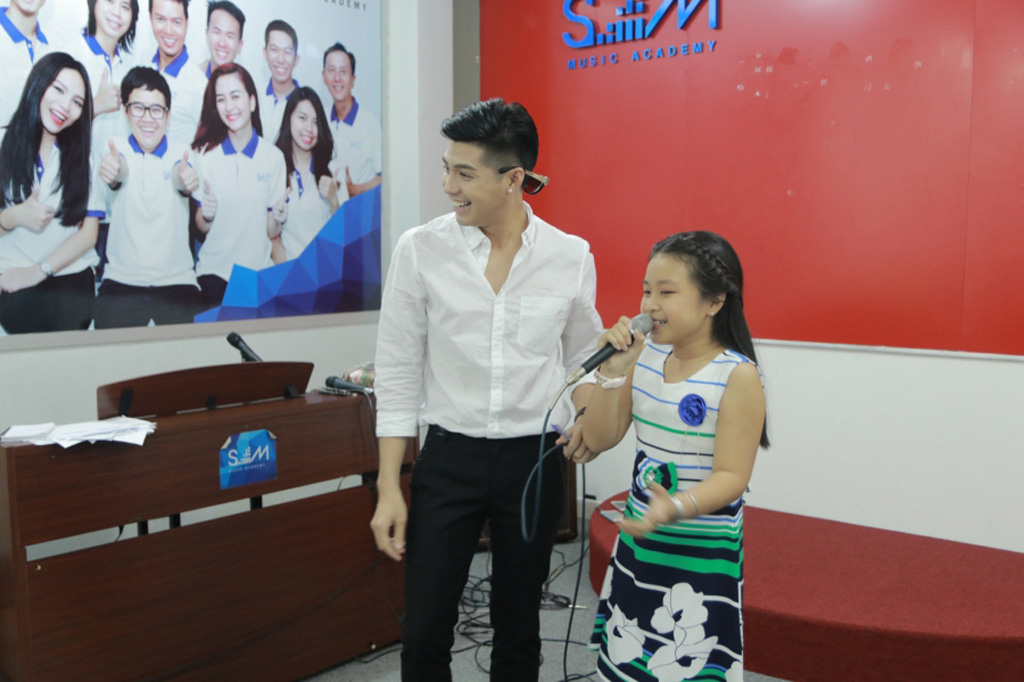 Noo Phước Thịnh mời nhạc sĩ Phương Uyên, Thiều Bảo Trang tập luyện cho học trò 8