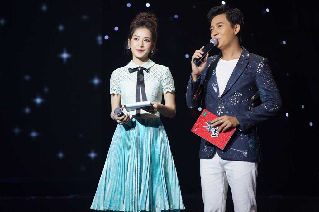 Chi Pu trêu chọc Noo Phước Thịnh trong hậu trường 'The Voice Kids' 