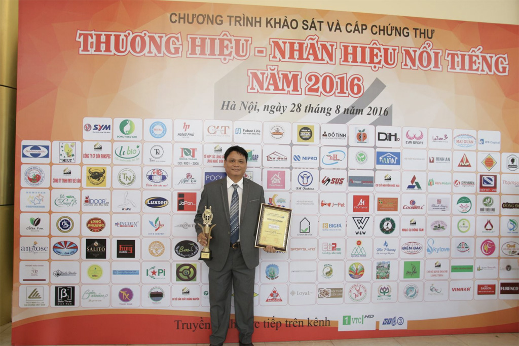 TPCN Sâm Qui Tinh nhận Giải Top 10 "Thương Hiệu - Nhãn Hiệu Nổi Tiếng 2016" 1