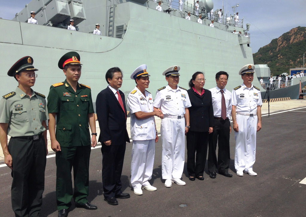Tàu Hải quân Trung Quốc thăm Cảng quốc tế Cam Ranh 3