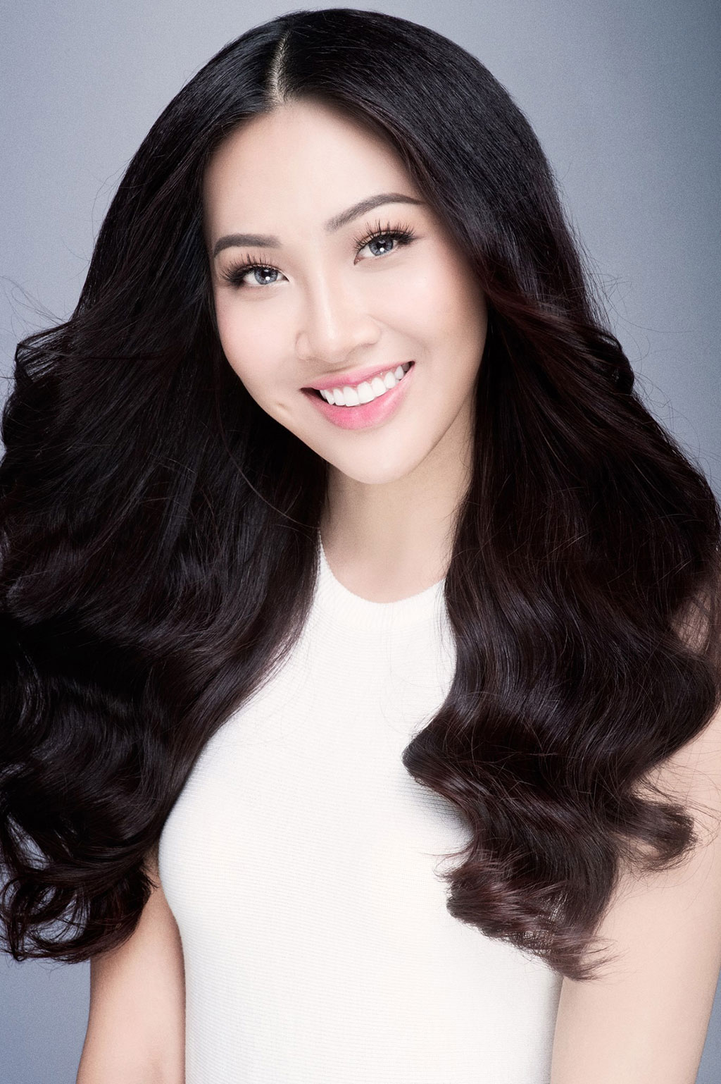Mặc scandal, Trương Diệu Ngọc vẫn lung linh trên trang chủ Miss World 2