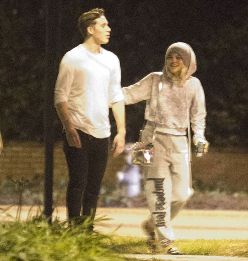 Rộ tin con trai Beckham hẹn hò tình cũ của Justin Bieber 1
