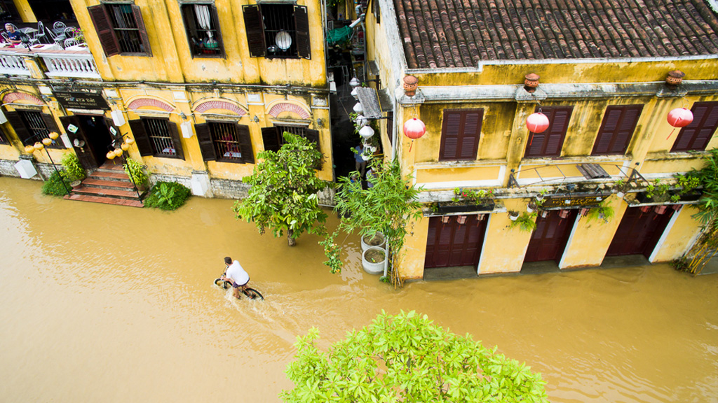 Hội An đẹp lạ khi ‘phố biến thành sông’ 3