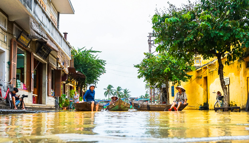 Hội An đẹp lạ khi ‘phố biến thành sông’ 5