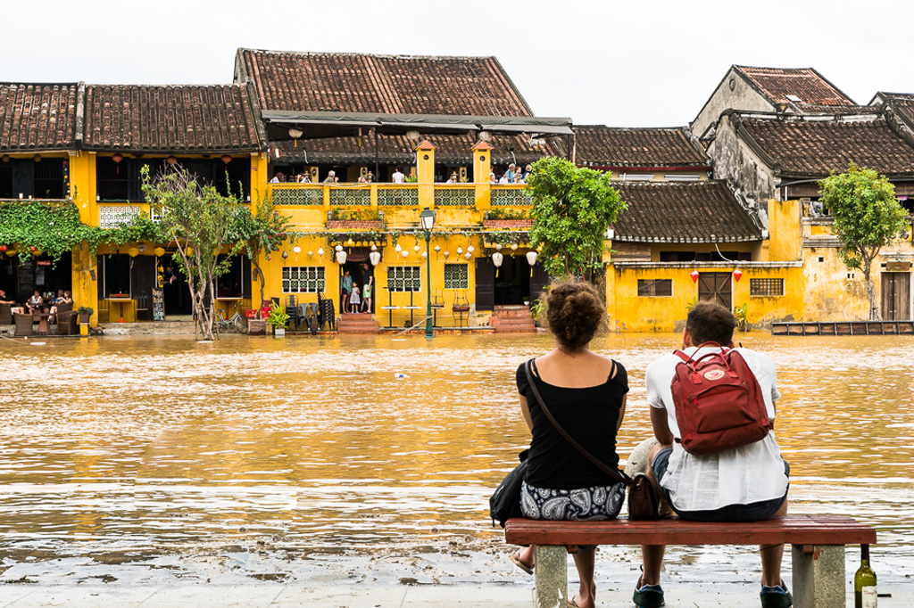 Hội An đẹp lạ khi ‘phố biến thành sông’ 6