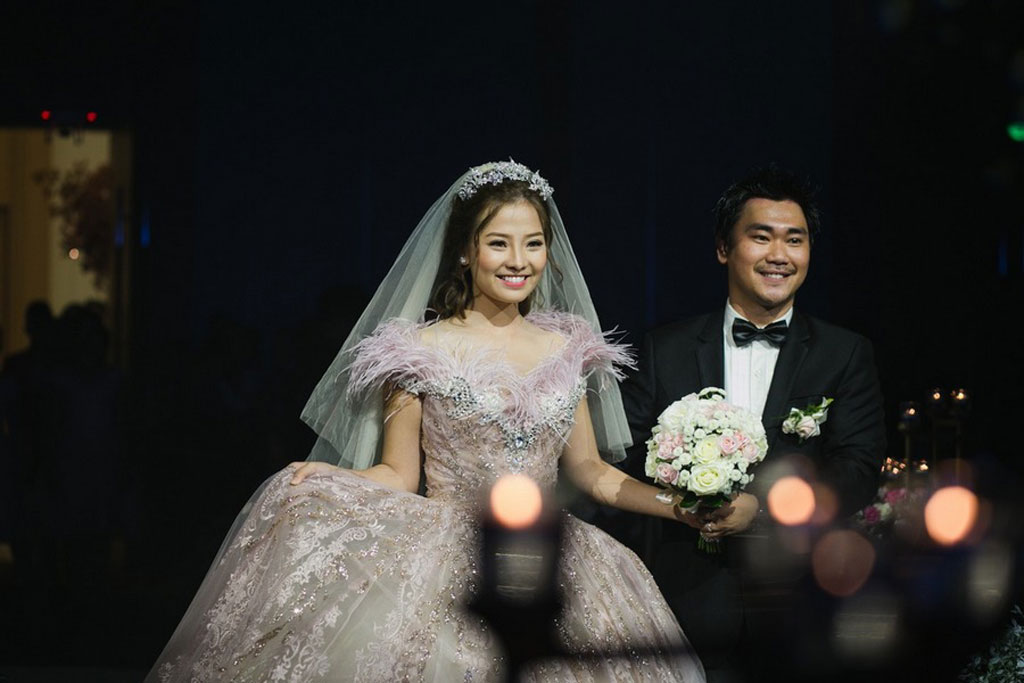‘Gái nhảy’ Minh Thư gợi cảm tham dự đám cưới diễn viên Khánh Hiền 1