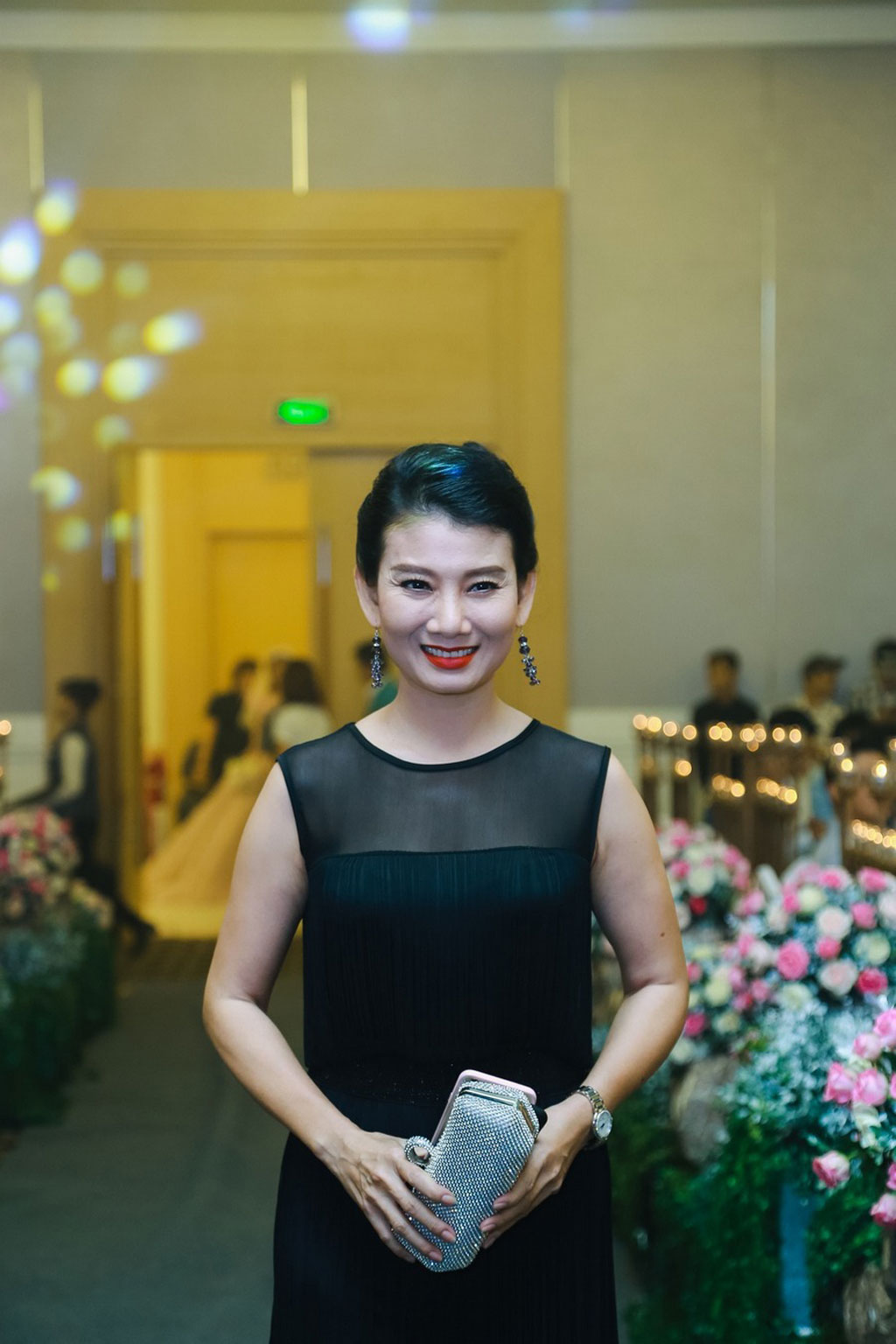 ‘Gái nhảy’ Minh Thư gợi cảm tham dự đám cưới diễn viên Khánh Hiền 5