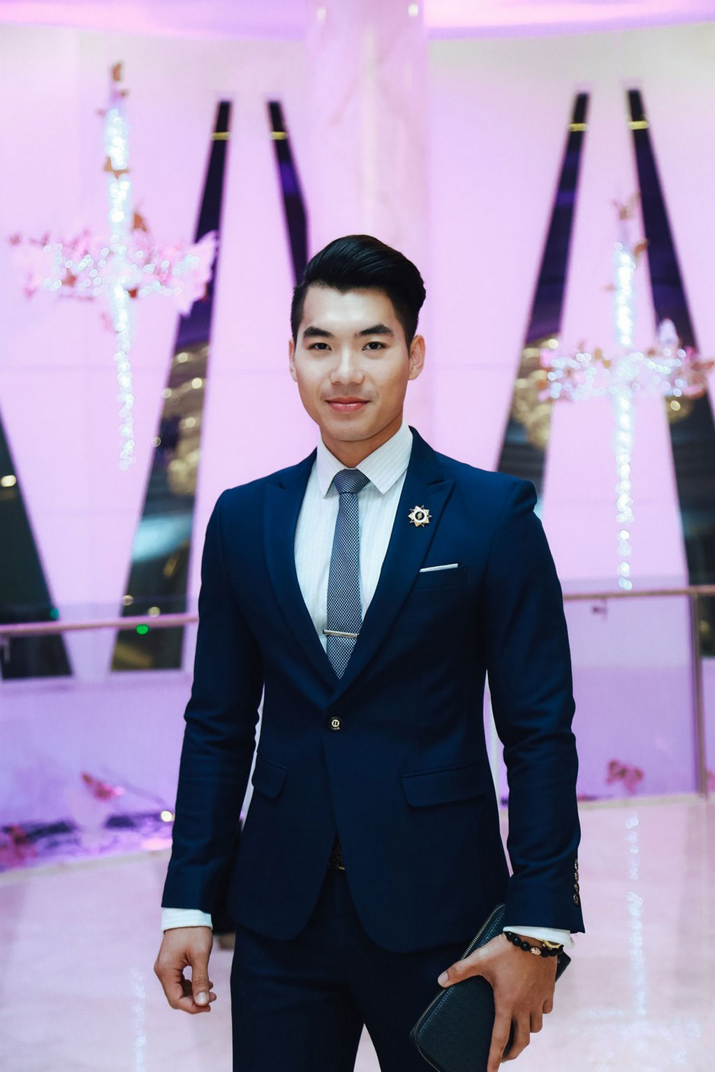 ‘Gái nhảy’ Minh Thư gợi cảm tham dự đám cưới diễn viên Khánh Hiền 6
