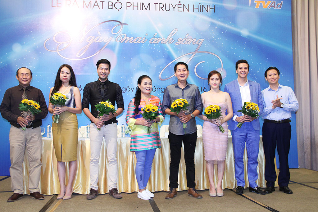 Bà xã đạo diễn Võ Tấn Bình nhận lời đóng phim của Lê Minh 2