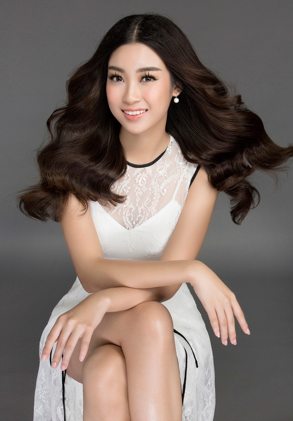 Hoa hậu Đỗ Mỹ Linh khoe vẻ đẹp nhẹ nhàng trong bộ ảnh mới 8