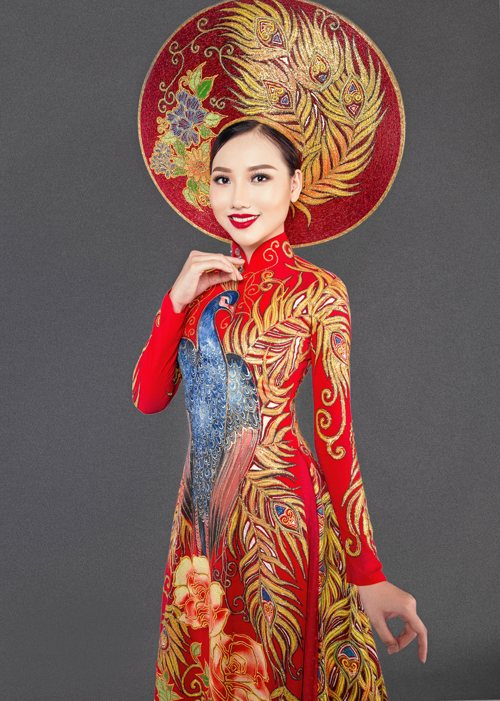 Ngắm trang phục dân tộc của Hoàng Thu Thảo tại Miss Asia Pacific International 1