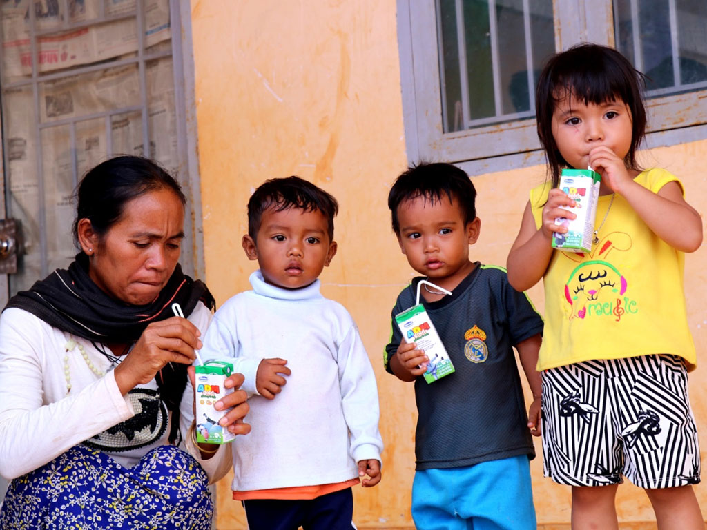 Vinamilk mang sữa đến với trẻ em nghèo Đắk Nông 1