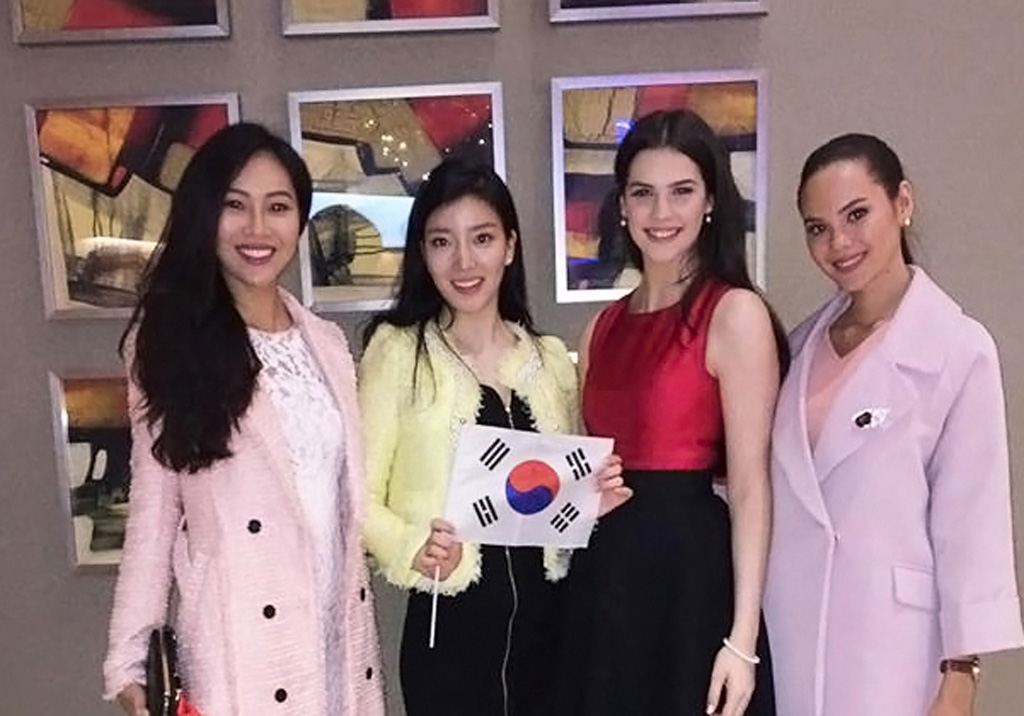 Diệu Ngọc được xếp chung phòng với thí sinh Hàn Quốc tại Hoa hậu Thế giới 3