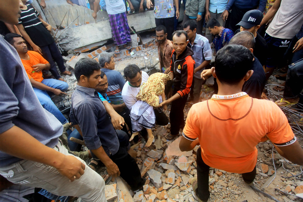 Động đất tàn phá Indonesia, 97 người chết
