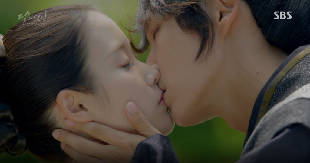 Những nụ hôn ấn tượng nhất màn ảnh nhỏ Hàn Quốc 2016 8
