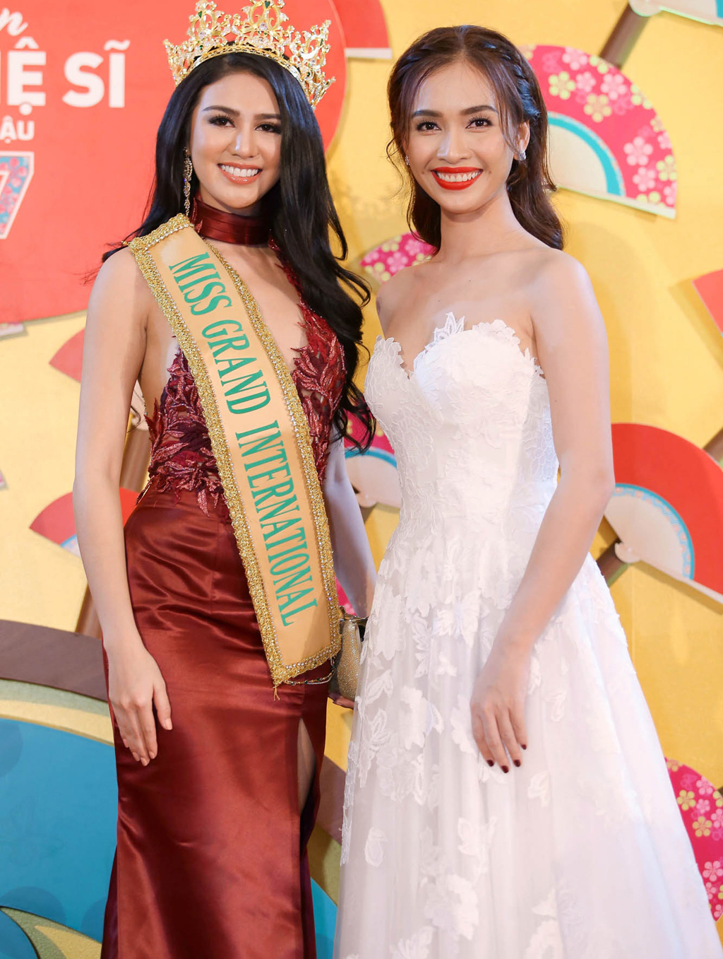 Ái Phương, Phan Thị Mơ đọ dáng cùng Miss Grand International 2016 1