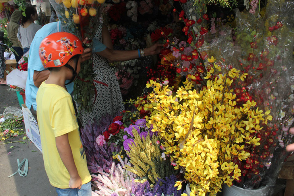 Không khí tết tràn ngập chợ hoa lớn nhất Sài Gòn 11