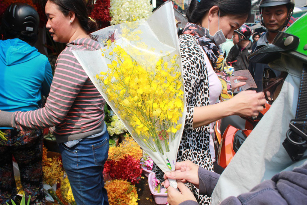 Không khí tết tràn ngập chợ hoa lớn nhất Sài Gòn12 