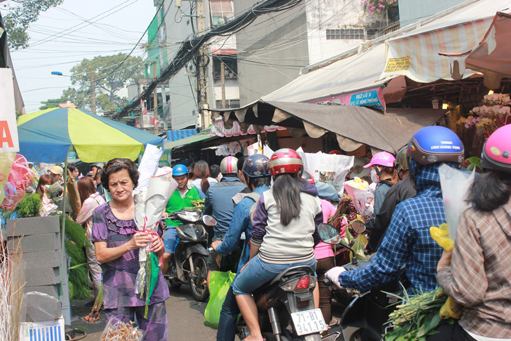 Không khí tết tràn ngập chợ hoa lớn nhất Sài Gòn 19