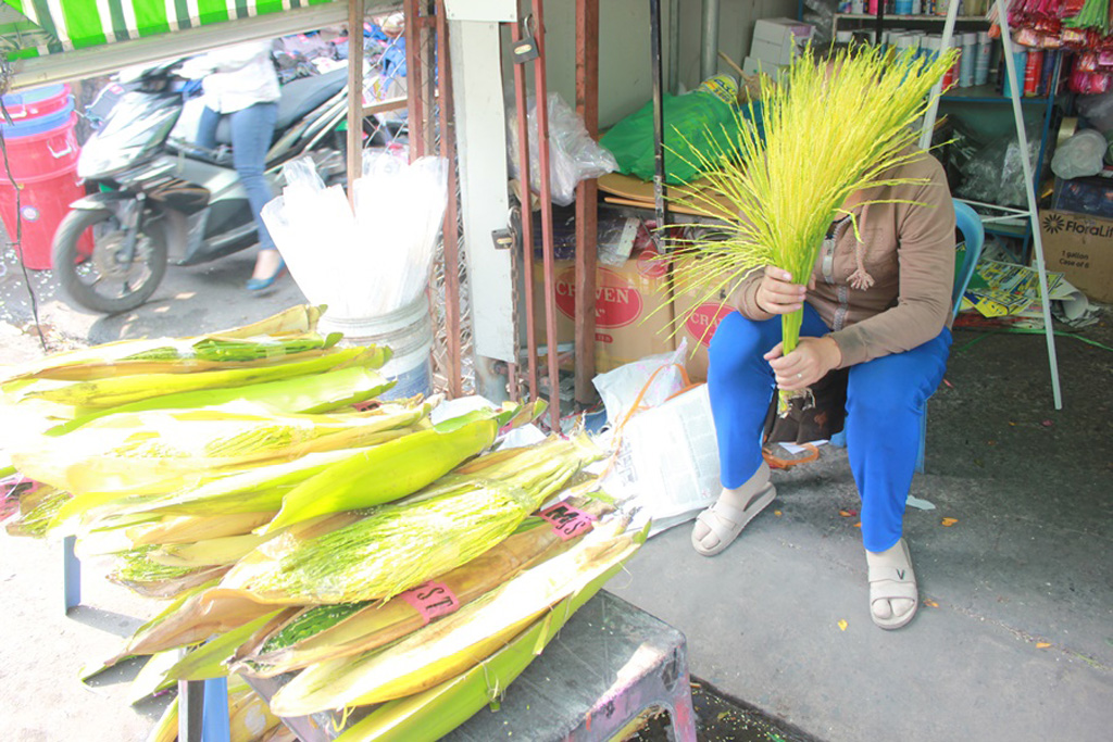 Không khí tết tràn ngập chợ hoa lớn nhất Sài Gòn 5