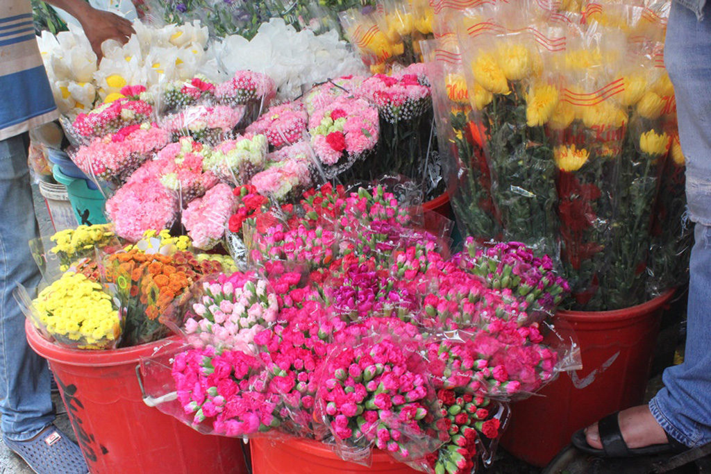 Không khí tết tràn ngập chợ hoa lớn nhất Sài Gòn 7