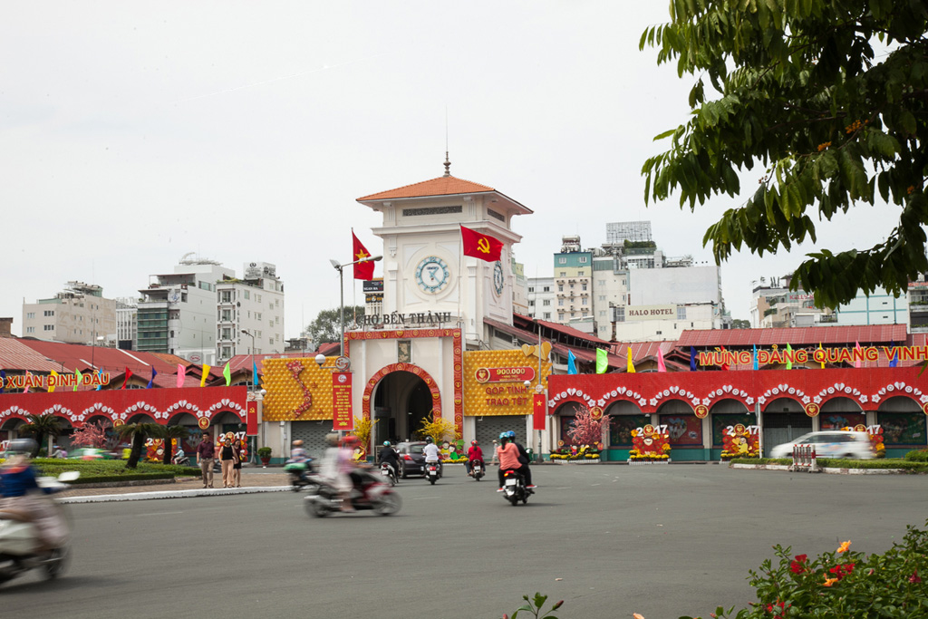 Ngắm một Sài Gòn khác lạ của ngày mùng một Tết 10