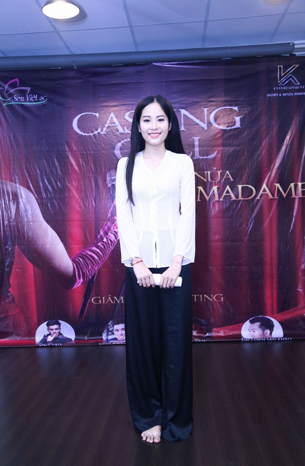 Chị song sinh của Nam Em diện áo bà ba đi casting1